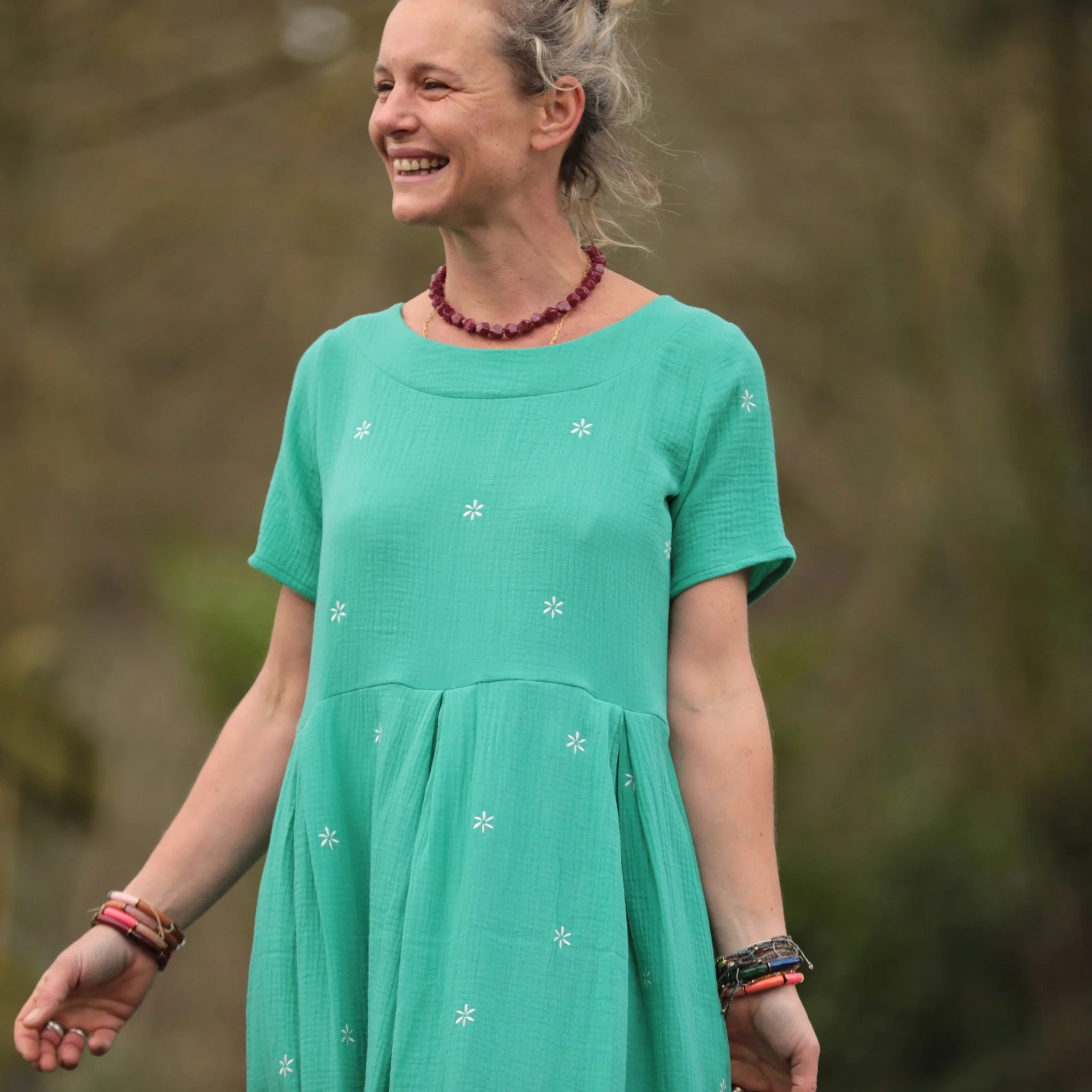 Robe Louisa - Double gaze de coton brodée vert pep's - Image 3