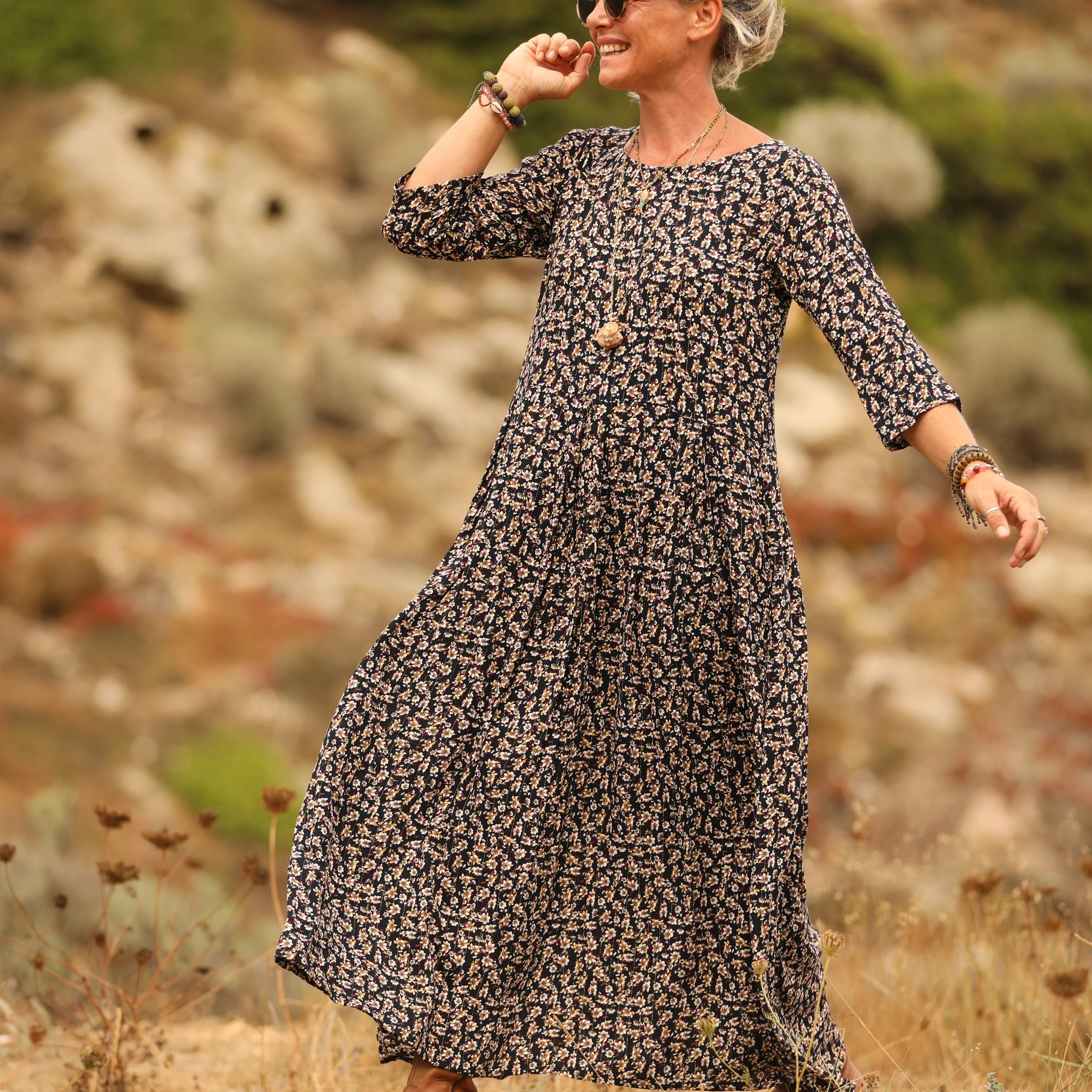 Robe Louisa viscose fleurettes dorées - Image 4