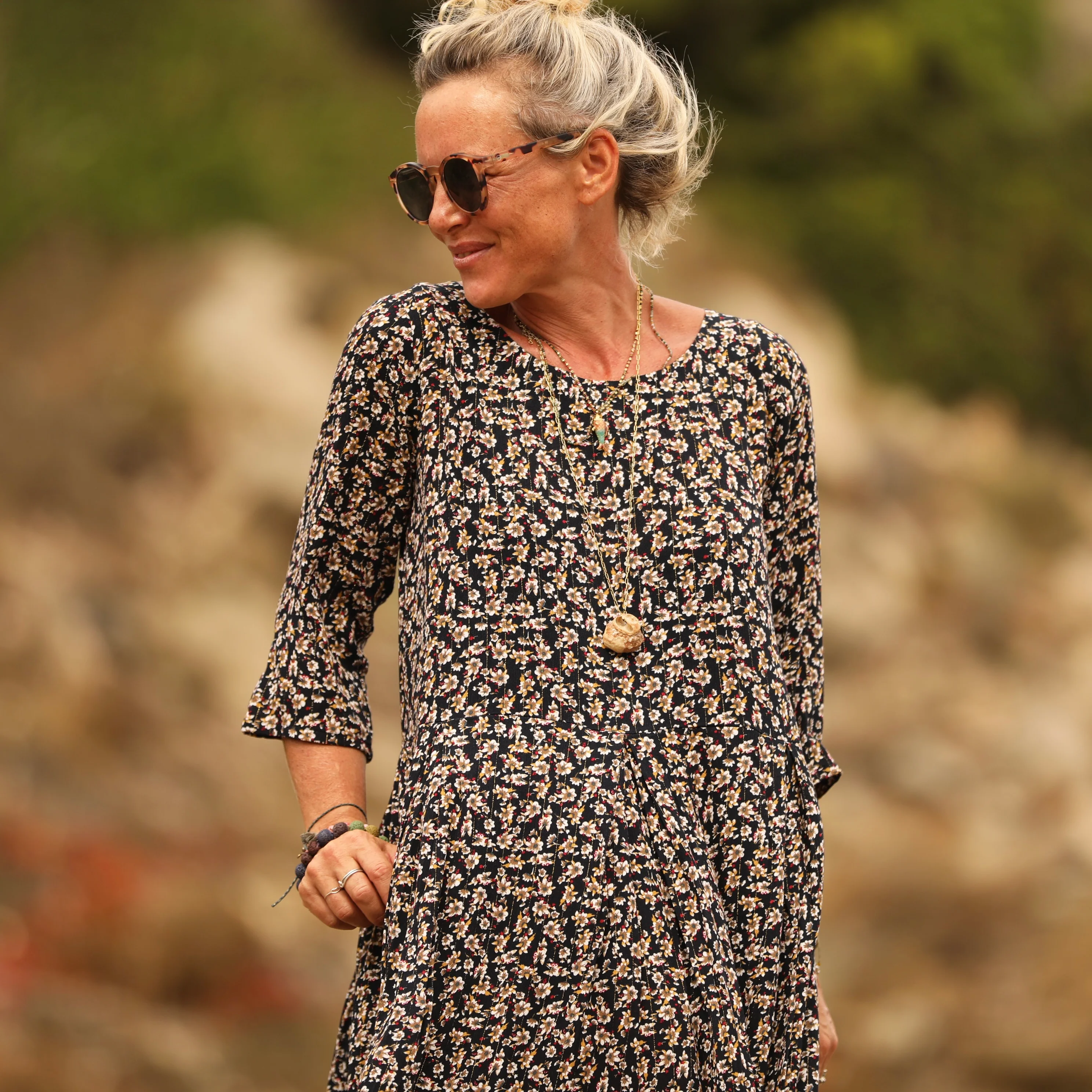 Robe Louisa viscose fleurettes dorées - Image 6