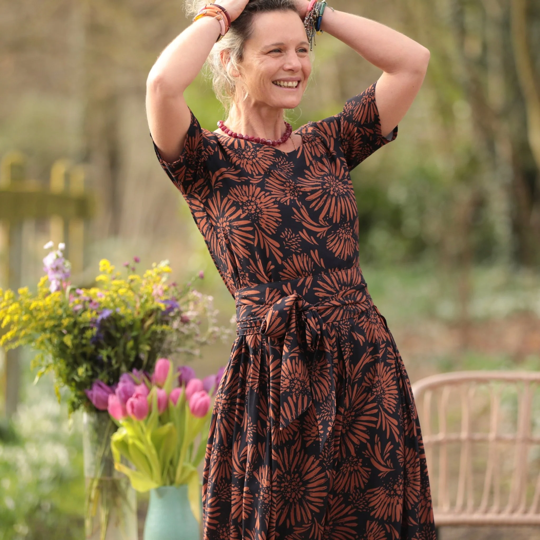 Robe Louisa - Viscose fleurie camel - Image 10