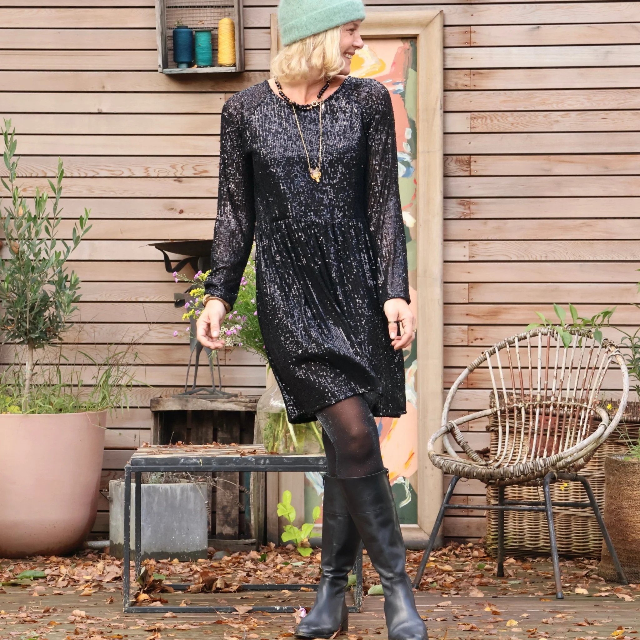 Robe Mia courte - sequins noirs