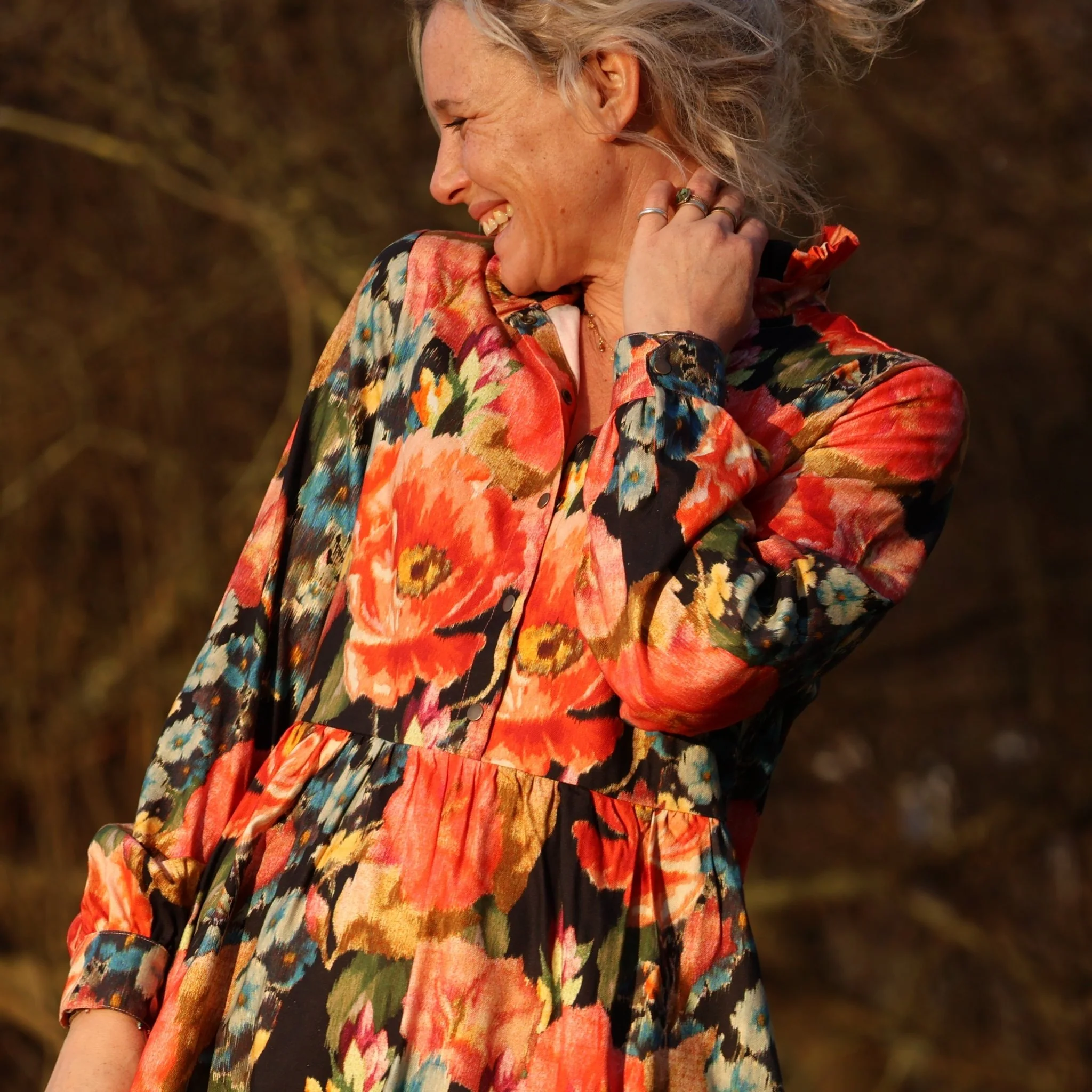 Robe Pomme - longueur midi - sergé de viscose - fleurs de minuit - Image 7