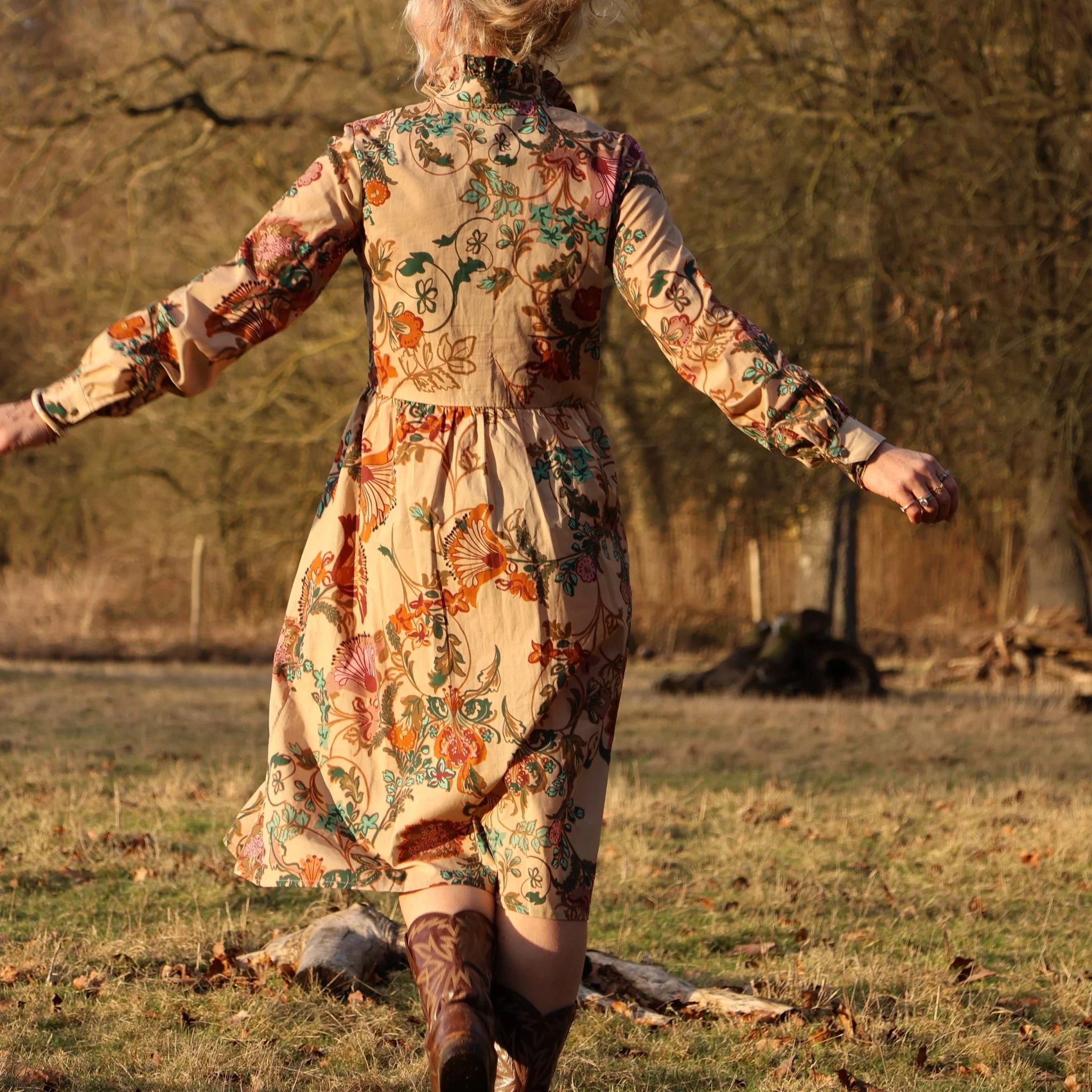 Robe Pomme - longueur midi - coton léger - jardin mystique - Image 3