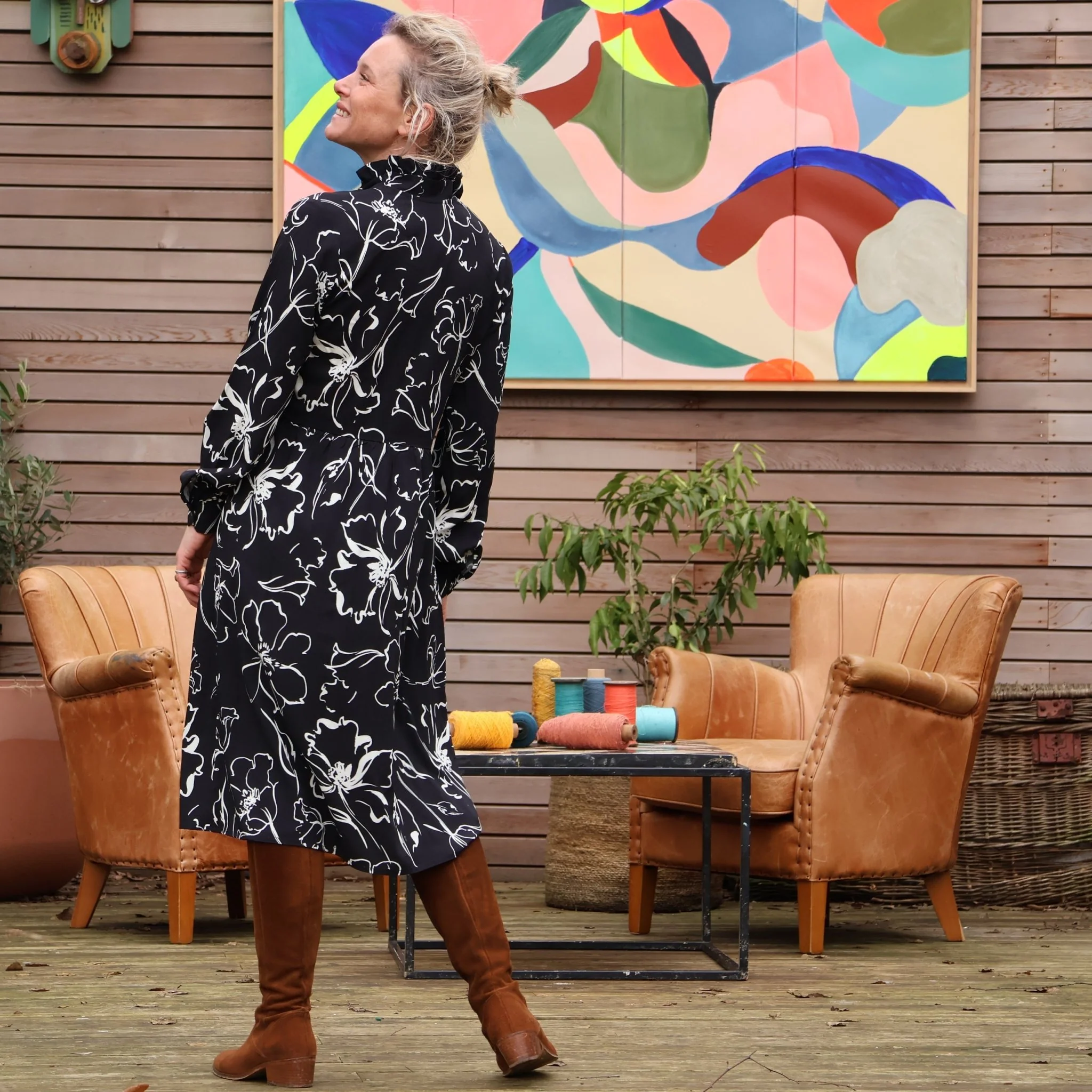 Robe Pomme - longueur midi - viscose - bouquet abstrait - Image 4