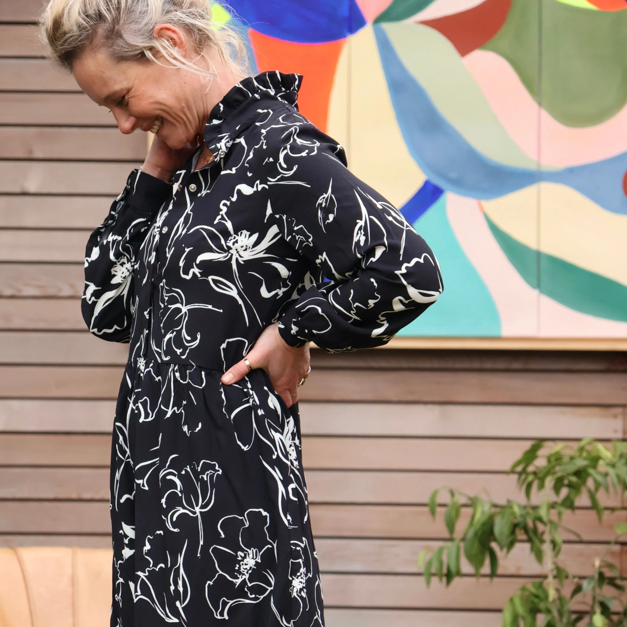 Robe Pomme - longueur midi - viscose - bouquet abstrait - Image 5