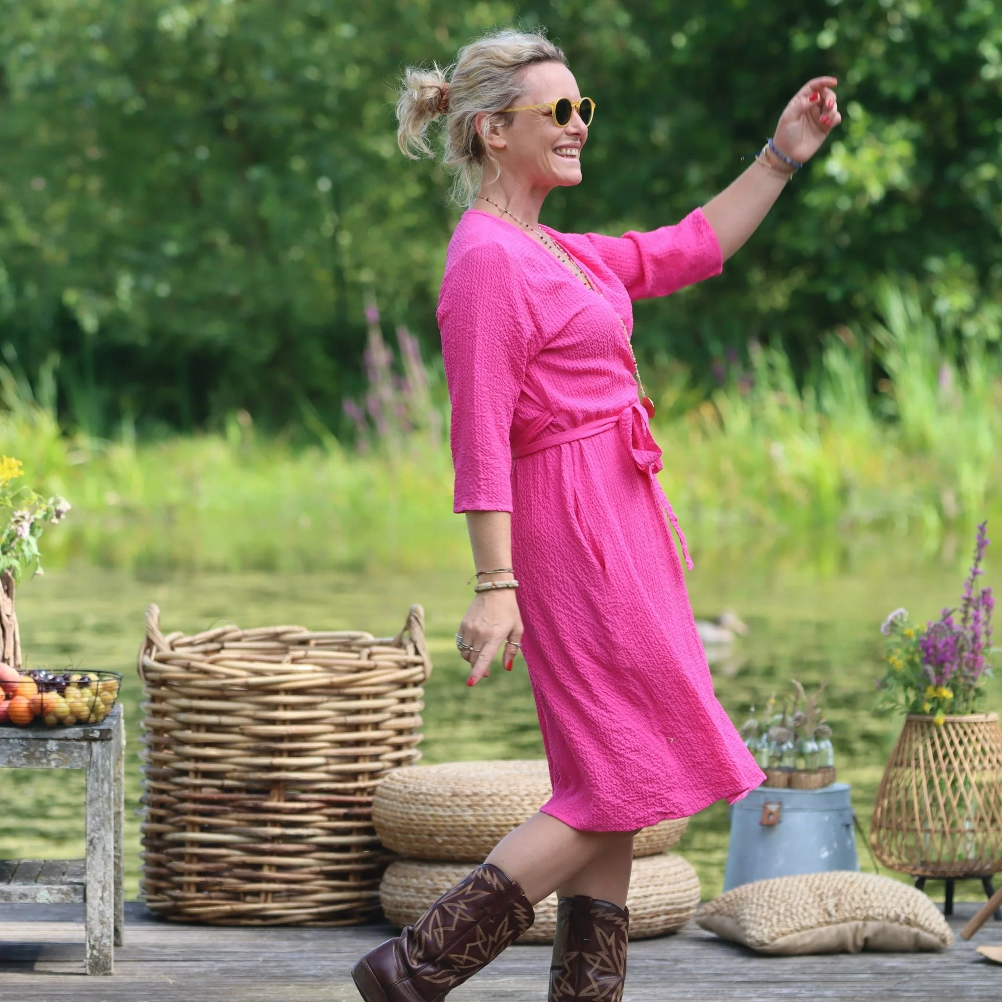 Robe Swan -  Viscose gaufrée fushia - Image 4