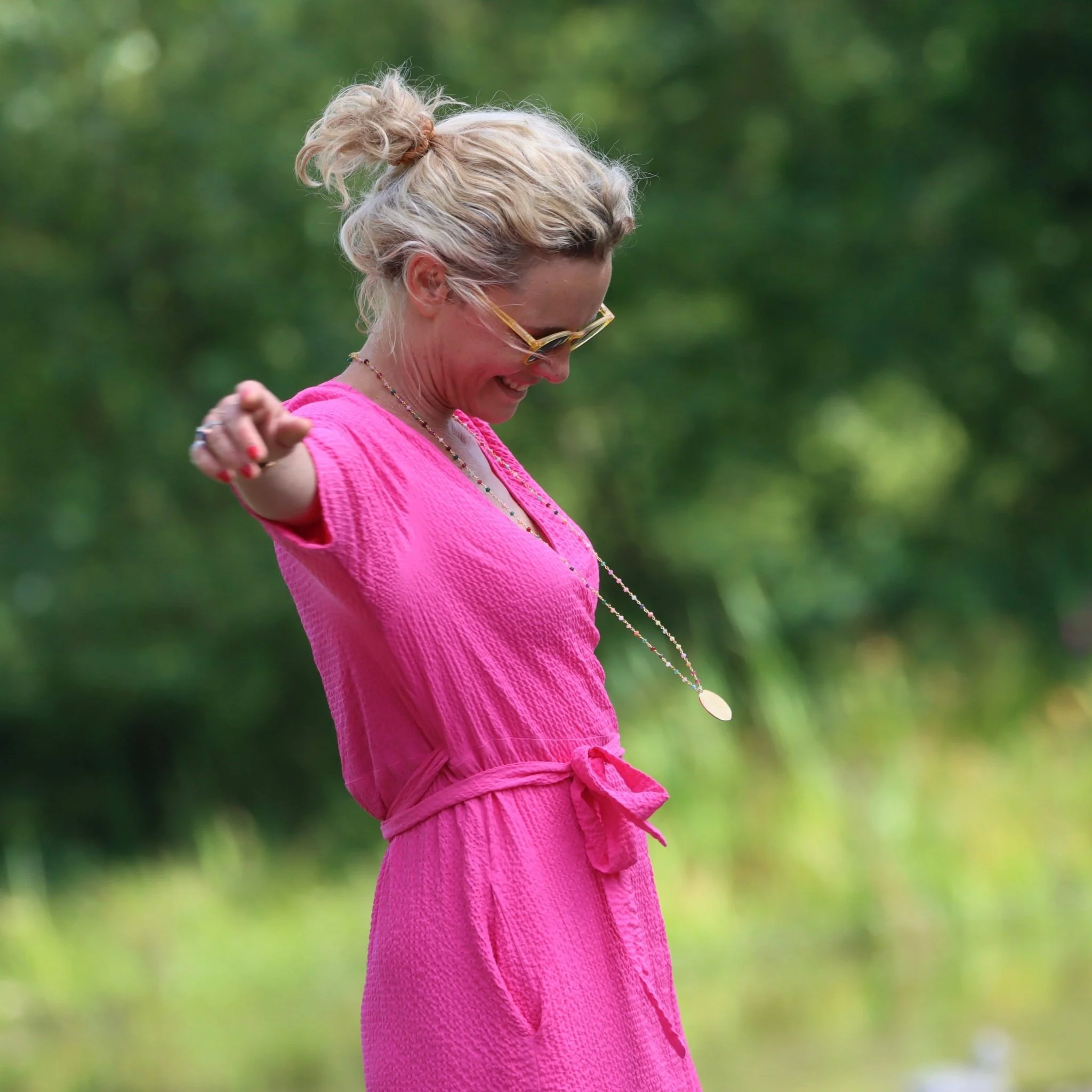 Robe Swan -  Viscose gaufrée fushia - Image 5